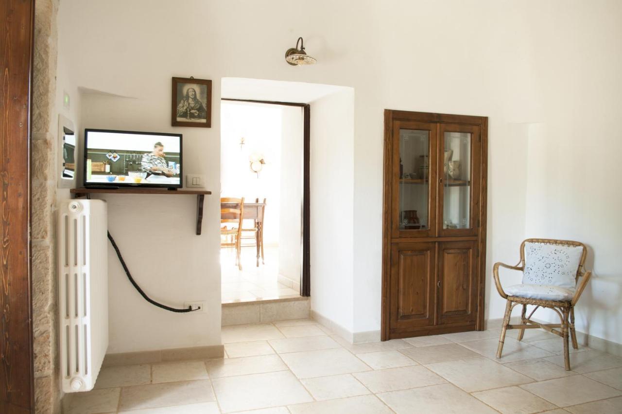 Trulli sul vignale in Masseria Santalachicca Martina Franca Esterno foto