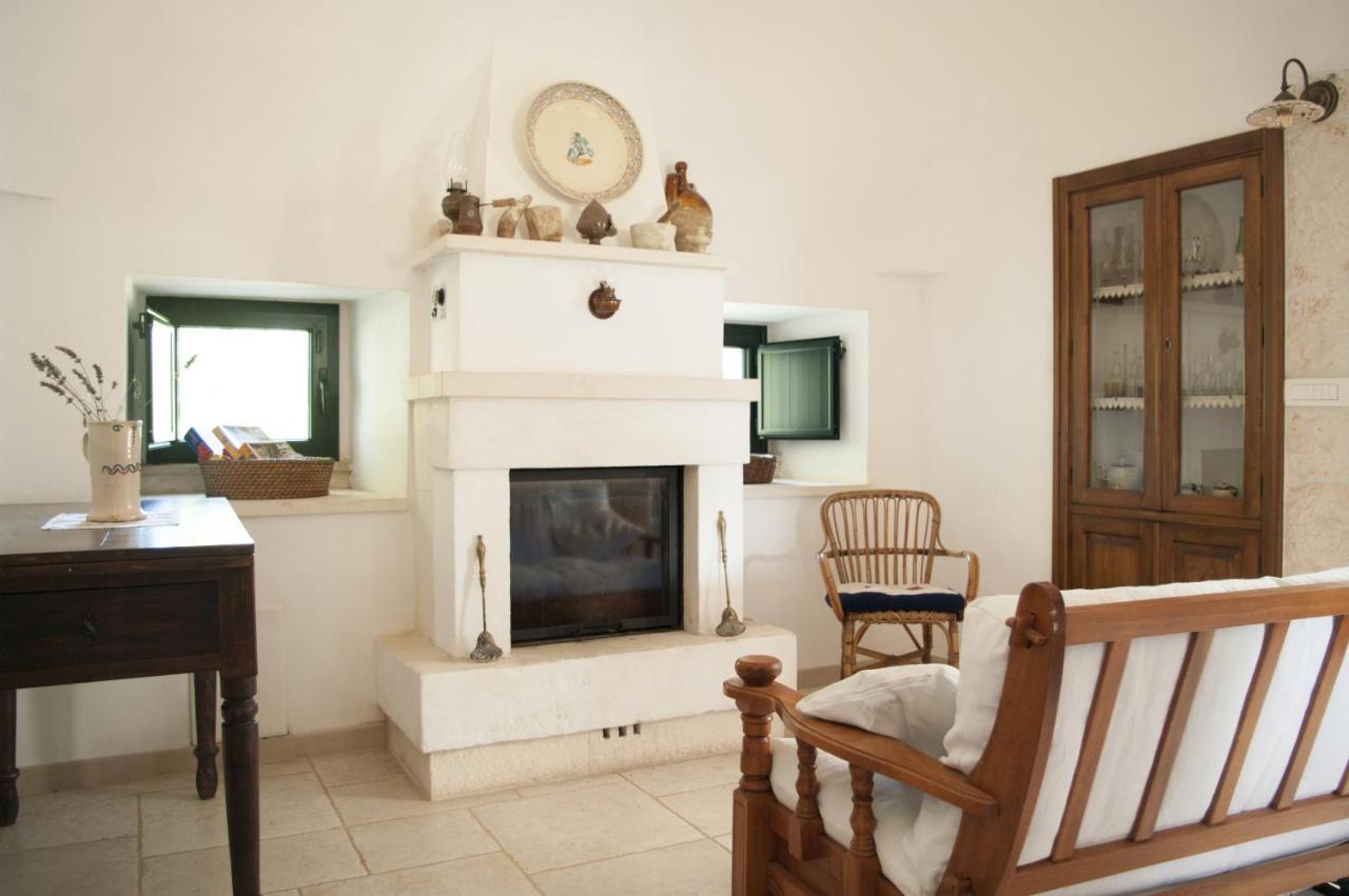 Trulli sul vignale in Masseria Santalachicca Martina Franca Esterno foto