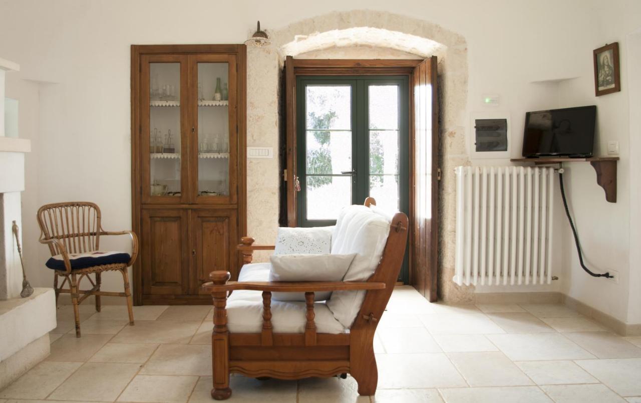 Trulli sul vignale in Masseria Santalachicca Martina Franca Esterno foto